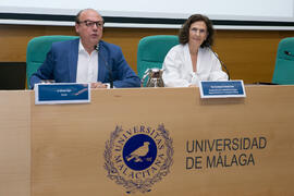 Alfredo Taján y Guadalupe Fernández Ariza. Curso "La ciudad como arquetipo. Literatura, historia y arte. Europa y América". Edificio del Rectorado. Septiembre de 2018