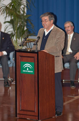 Entrega de distinciones por el Día de Andalucía. Escuela Técnica Superior de Ingeniería Informática. Febrero de 2007