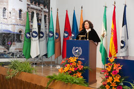 Pilar Aranda en la imposición de la Medalla de Oro de la Universidad de Málaga a la Universidad de Granada. Paraninfo. Diciembre de 2016