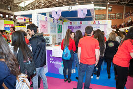 Estand de la Facultad de Psicología. Jornadas de Puertas Abiertas de la Universidad de Málaga. Complejo Polideportivo Universitario. Abril de 2016