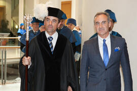 Miguel Porras Fernández y José Carlos Haro Ramos en la investidura como Doctor "Honoris Causa" de Hans-Dieter Wienberg por la Facultad de Ciencias de la Universidad de Málaga. Rectorado. Mayo de 2016