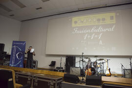 Presentación de videoclip y concierto del taller "1+1 Fusión Cultural Atalaya, 2ª Fase" por la Universidad de Málaga. Paraninfo. Abril de 2010