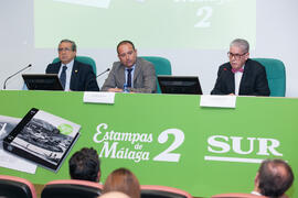 José ángel Narváez, Manuel Castillo y Carlos Pérez Ariza en la presentación del coleccionable de Diario Sur "Estampas de Málaga 2". Edificio del Rectorado. Septiembre de 2016
