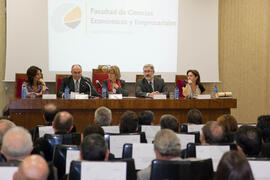 Nombramiento de D. Antonio Ávila como Alumno de Honor de la Facultad de Ciencias Económicas y Empresariales de la Universidad de Málaga. Facultad de Ciencias Económicas y Empresariales. Noviembre de 2011