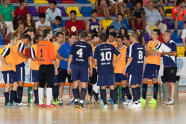 Manuel Luiggi hablando con sus jugadores. Partido clasificatorio entre Club Deportivo UMA Antequera y Universidad de Géneve de Suiza. IX Campeonato de Europa Universitario de Fútbol Sala. Antequera. Julio de 2013
