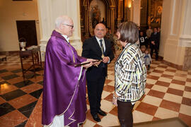 Entrega del bastón de mando de la Universidad de Málaga a la Cofradía de los Estudiantes. Misa de Lunes Santo. Iglesia de San Agustín. Abril de 2014