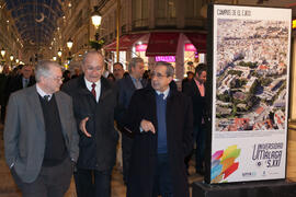 Inauguración de la exposición "La Universidad de Málaga del Siglo XXI".  Calle Larios. Enero de 2017