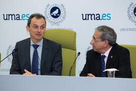Pedro Duque y José Ángel Narváez. Consejo de Gobierno extraordinario de la Universidad de Málaga. Edificio del Rectorado. Junio de 2018