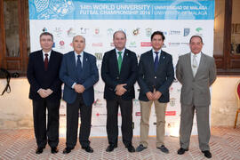 Entrega de premios, de parte de FISU, de la Universidad de Málaga, del ayuntamiento de Antequera y del Comité Organizador. 14º Campeonato del Mundo Universitario de Fútbol Sala 2014 (FUTSAL). Antequera. Julio de 2014