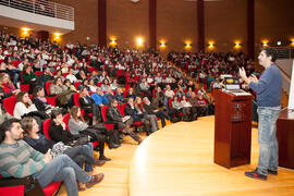 César Bona en su conferencia "Dialogando". Facultad de Derecho. Enero de 2017