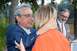 José Ángel Narváez y Adelaida de la Calle. Homenaje al personal jubilado o que cumple 25 años de servicio en la Universidad de Málaga. Jardín Botánico. Junio de 2019