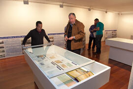 Montaje Exposición "Puerto y ciudad de Málaga en el tránsito del XIX al XX". Edificio del Rectorado. Mayo de 2012