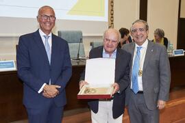 Reconocimiento a personal jubilado. Celebración del 50 Aniversario de la Facultad de Medicina de la Universidad de Málaga. Facultad de Medicina. Octubre de 2022