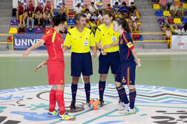 Capitanas y árbitros. Partido España contra China. 14º Campeonato del Mundo Universitario de Fútbol Sala 2014 (FUTSAL). Antequera. Julio de 2014
