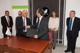 Firma del convenio con la Universidad de Sharjah, Emiratos Árabes. Edificio del Rectorado. Noviembre de 2015