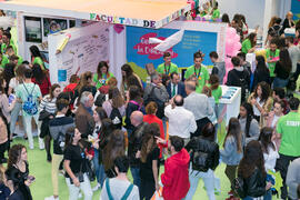 Estand de la Facultad de Ciencias de la Educación. Jornadas de Puertas Abiertas de la Universidad de Málaga. Complejo Polideportivo Universitario. Abril de 2018