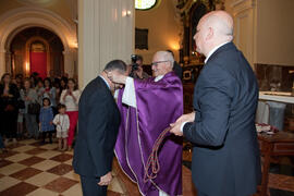 Entrega de medallas de la Cofradía de los Estudiantes. Misa de Lunes Santo. Iglesia de San Agustín. Abril de 2014