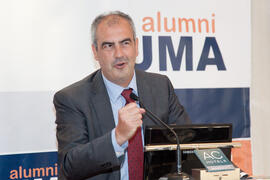 Carlos de las Heras en el nombramiento de Salvador Díaz Cano como miembro de honor de la Asociación de Antiguos Alumnos de la Universidad de Málaga. Foro Alumni-UMA. Mayo de 2014