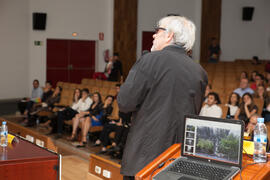 Conferencia "Avanzar mirando hacia atrás", de Jordi Badia. V Foro Arquia/Próxima 2016: Futuro Imperfecto. Paraninfo. Octubre de 2016