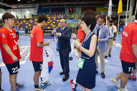 Entrega de medallas. Corea del Sur segunda clasificada en la categoría masculina. Ceremonia de clausura del Campeonato del Mundo Universitario de Balonmano. Antequera. Julio de 2016