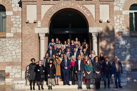 Foto de grupo tras la toma de posesión de nuevos funcionarios y funcionarias de la Universidad de Málaga. Edificio del Rectorado. Diciembre de 2021