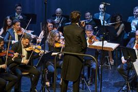 José Luis López Antón dirige a la Orquesta Sinfónica de Málaga. Concierto Conmemorativo del 50 Aniversario de la Universidad de Málaga. Auditorio Edgar Neville, Málaga. Junio de 2022