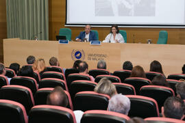 Alfredo Taján y Guadalupe Fernández Ariza. Curso "La ciudad como arquetipo. Literatura, historia y arte. Europa y América". Edificio del Rectorado. Septiembre de 2018