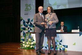 Entrega de galardón conmemorativo. Acto del 25 Aniversario del Parque Tecnológico de Andalucía. Palacio de Ferias y Congresos de Málaga. Noviembre de 2017