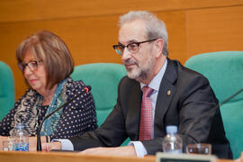 Intervención de Daniel Hernández en el homenaje a María Victoria Atencia. Edificio del Rectorado. Diciembre de 2014