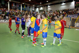 Saludo final. Partido Rusia contra Brasil. 14º Campeonato del Mundo Universitario de Fútbol Sala 2014 (FUTSAL). Antequera. Julio de 2014