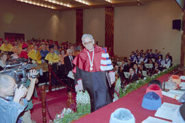Investidura como Doctor "Honoris Causa" de D. Eduardo García de Enterría por la Universidad de Málaga. Paraninfo. Abril de 1999