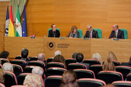 Intervención de Daniel Hernández en el homenaje a María Victoria Atencia. Edificio del Rectorado. Diciembre de 2014
