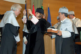 Investidura como Doctores "Honoris Causa" de Michelle Mattelart y Armand Mattelart por la Facultad de Ciencias de la Comunicación de la Universidad de Málaga. Rectorado. Abril de 2014