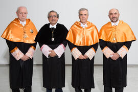 Retrato de grupo previo a la investidura como Doctor "Honoris Causa" de José Emilio Navas por la Facultad de Ciencias Económicas y Empresariales de la Universidad de Málaga. Edificio del Rectorado. Abril de 2017