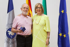 Retrato con la rectora en el homenaje a los jubilados y al personal que cumple 25 años de servicio en la UMA. Paraninfo. Mayo 2015