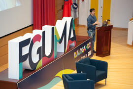 César Bona en su conferencia "Dialogando". Facultad de Derecho. Enero de 2017