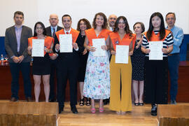 Grupo de alumnas y alumnos. Graduación de Másters de la Facultad de Ciencias Económicas y Empresariales de la Universidad de Málaga. Paraninfo. Junio de 2019