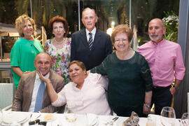 Foto de grupo. Cena Homenaje a profesores y PAS jubilados de la Facultad de Económicas. Restaurante El Palmeral. Septiembre de 2015