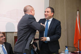 Eugenio José Luque y Elías Bendodo en la clausura del 50 Aniversario de la Facultad de Económicas. Facultad de Ciencias Económicas y Empresariales. Marzo de 2016