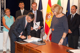 Toma de posesión de nuevos decanos, directores de centro y defensores de la Comunidad Universitaria. Rectorado. Junio de 2012