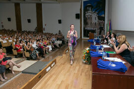 Actuación de Annya. Graduación y clausura del curso del Aula de Mayores de la Universidad de Málaga. Paraninfo. Junio de 2017