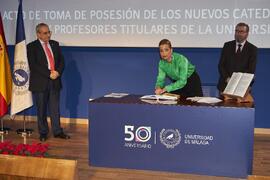 Toma de posesión de Dolores Fernández Ortuño como profesora titular del Área de Microbiología de la Universidad de Málaga. Paraninfo. Diciembre de 2022