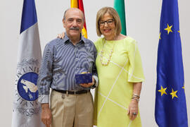 Retrato con la rectora en el homenaje a los jubilados y al personal que cumple 25 años de servicio en la UMA. Paraninfo. Mayo 2015
