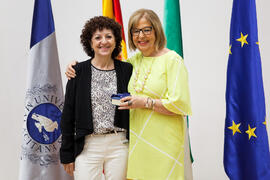 Retrato con la rectora en el homenaje a los jubilados y al personal que cumple 25 años de servicio en la UMA. Paraninfo. Mayo 2015