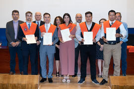 Grupo de alumnas y alumnos. Graduación de Másters de la Facultad de Ciencias Económicas y Empresariales de la Universidad de Málaga. Paraninfo. Junio de 2019