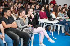 Alumnado asistente a una charla informativa. Jornadas de Puertas Abiertas de la Universidad de Málaga. Complejo Polideportivo Universitario. Abril de 2016