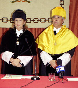 Toma de posesión de Adelaida de la Calle Martín como Rectora de la Universidad de Málaga. Paraninfo. Enero de 2004