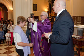 Entrega de medallas de la Cofradía de los Estudiantes. Misa de Lunes Santo. Iglesia de San Agustín. Abril de 2014