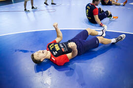 Jugador celebra su victoria. Partido Corea del Sur - Rumanía. Categoría masculina. Campeonato del Mundo Universitario de Balonmano. Antequera. Julio de 2016