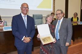 Reconocimiento a personal jubilado. Celebración del 50 Aniversario de la Facultad de Medicina de la Universidad de Málaga. Facultad de Medicina. Octubre de 2022